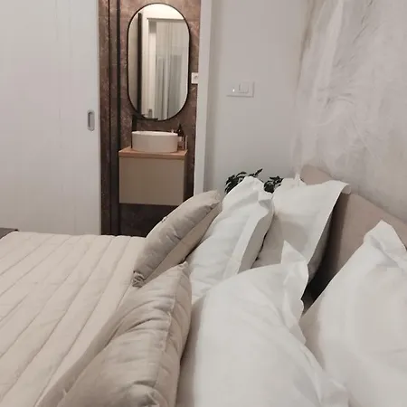 Luxury Near The Apartment