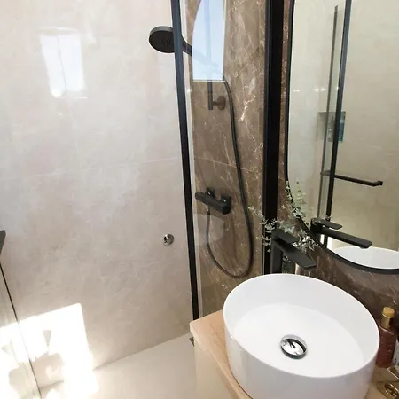 Luxury Near The Apartment